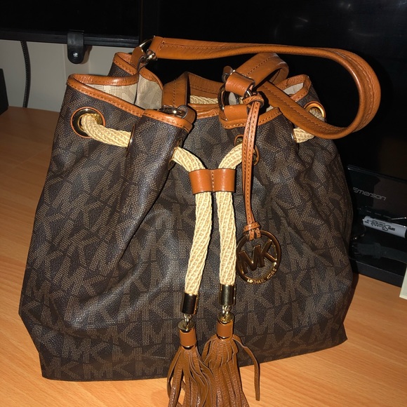 Michael Kors Handbag 👜 - Picture 2 of 7